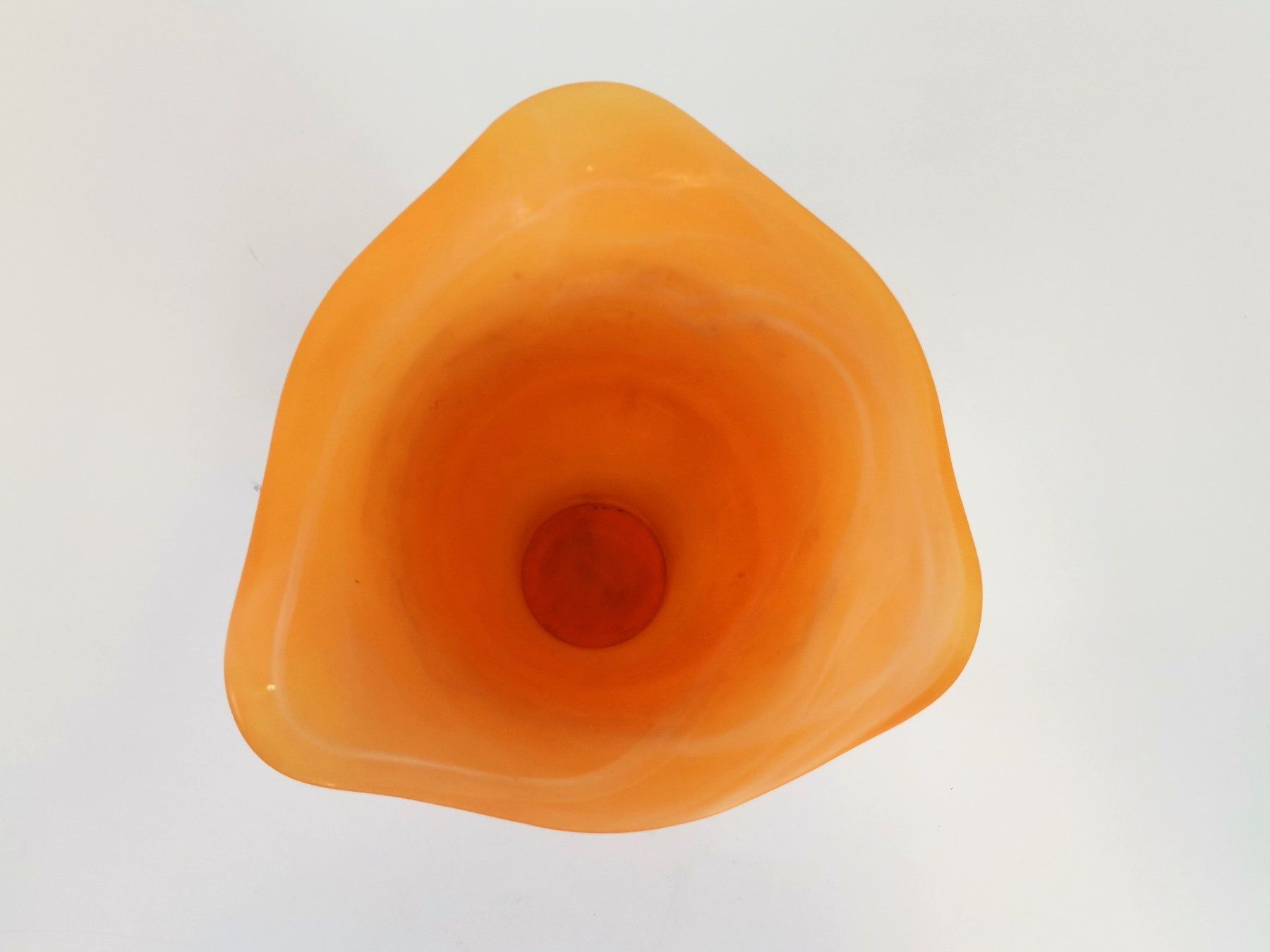 Vasi & Recipienti: VASE mit Wellenrand orange Höhe 24 cm – Usato da Schaffhausen venduto da Restwert_SH 2