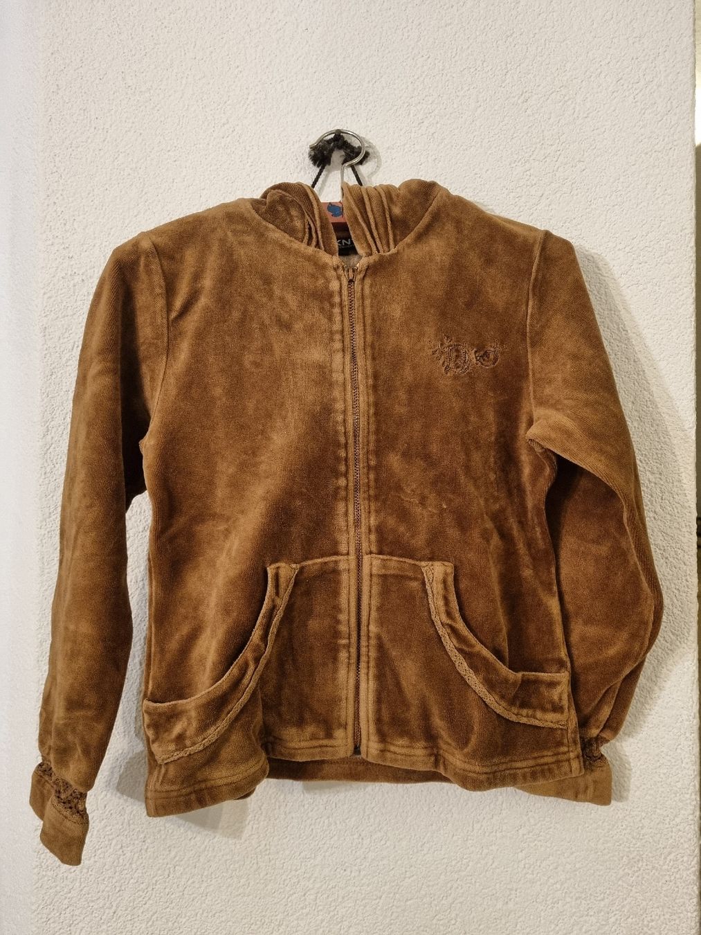 DKNY Maglioni & Felpe: DKNY Velours-Hoodie Grösse 8 – Usato da Lengnau AG venduto da Endless