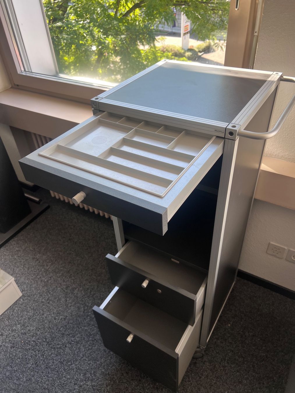 Eléments de bureau: Büro Rollcontainer – D'occasion à Reinach BL par tba_2gyj 2