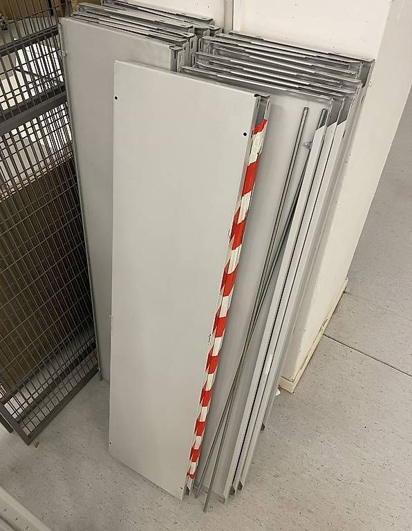 Scaffali: Lagerregal, Regale aus Metall – Usato da Basel venduto da guldblomst 1