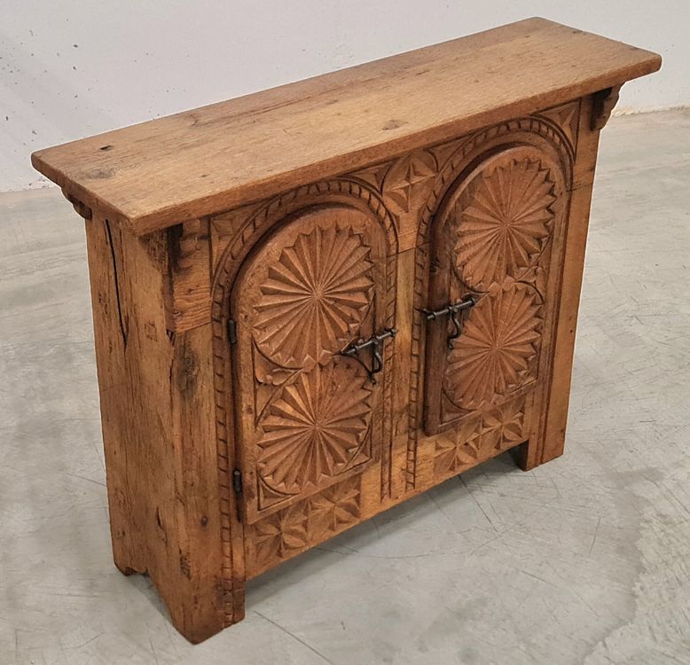 Commodes: ❤️ Antike Kommode ❤️ "Gotischer Stil" %SALE% *Felice_Felix* – D'occasion à Staffelbach par Felice_Felix 7