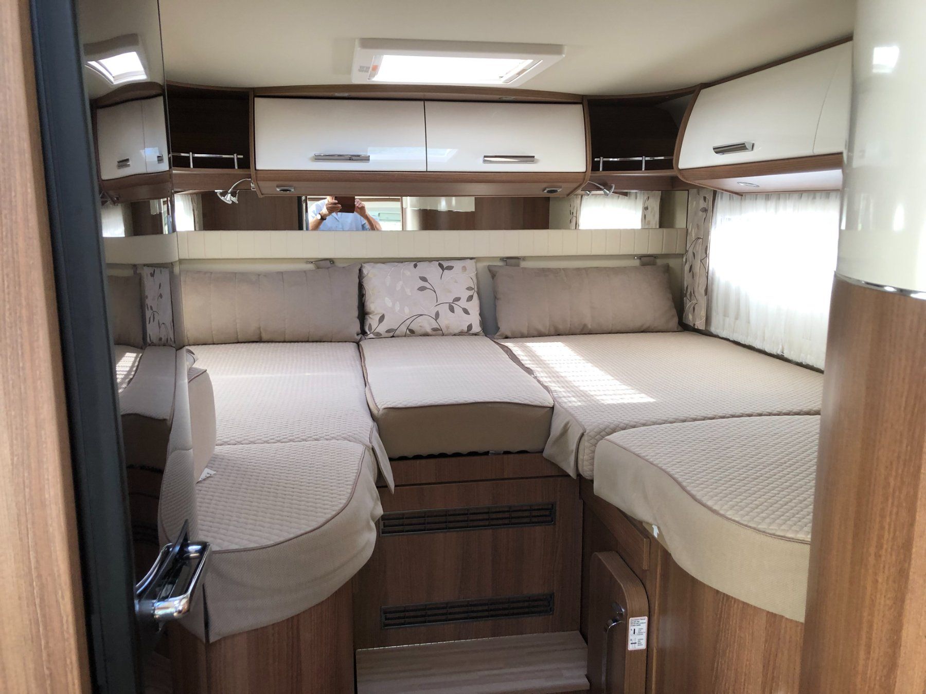 Carthago Camping Fahrzeuge: Wohnmobil Carthago c - Tourer T 143 LE – Gebraucht aus Füllinsdorf von Kater46 2