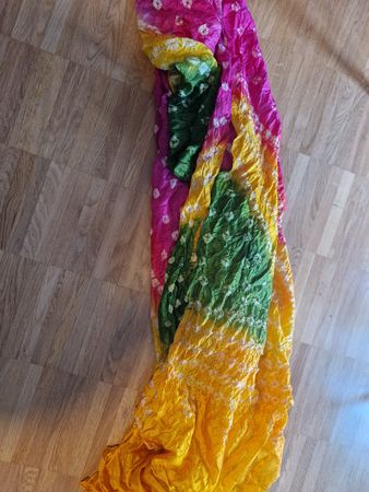 Farbenfroher Indischer Schal, neuwertig mit Seidenanteil