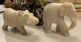 2 Tierfiguren Elefant Nilpferd