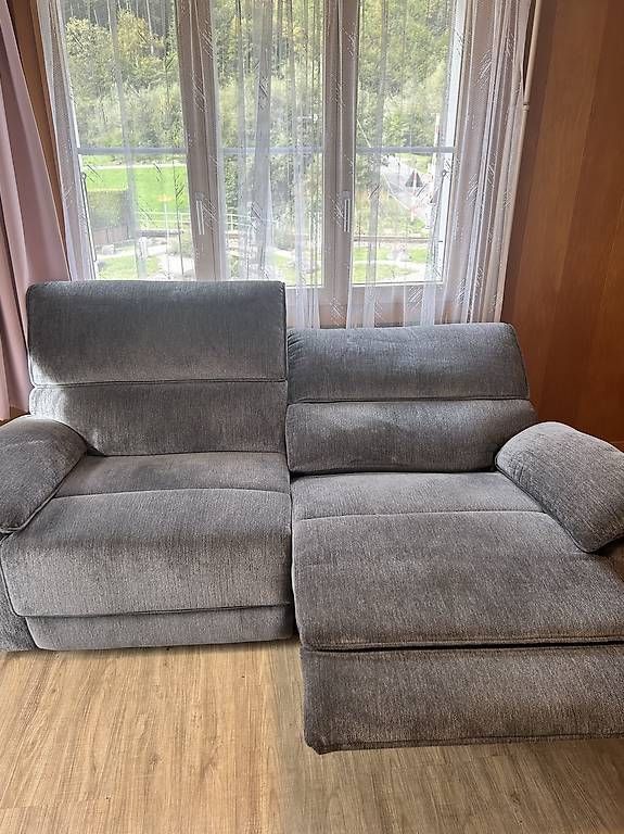Divani: Elektrisch verstellbares 2-Sitzer Sofa – Usato da Wolfenschiessen venduto da ali_6dvv 2