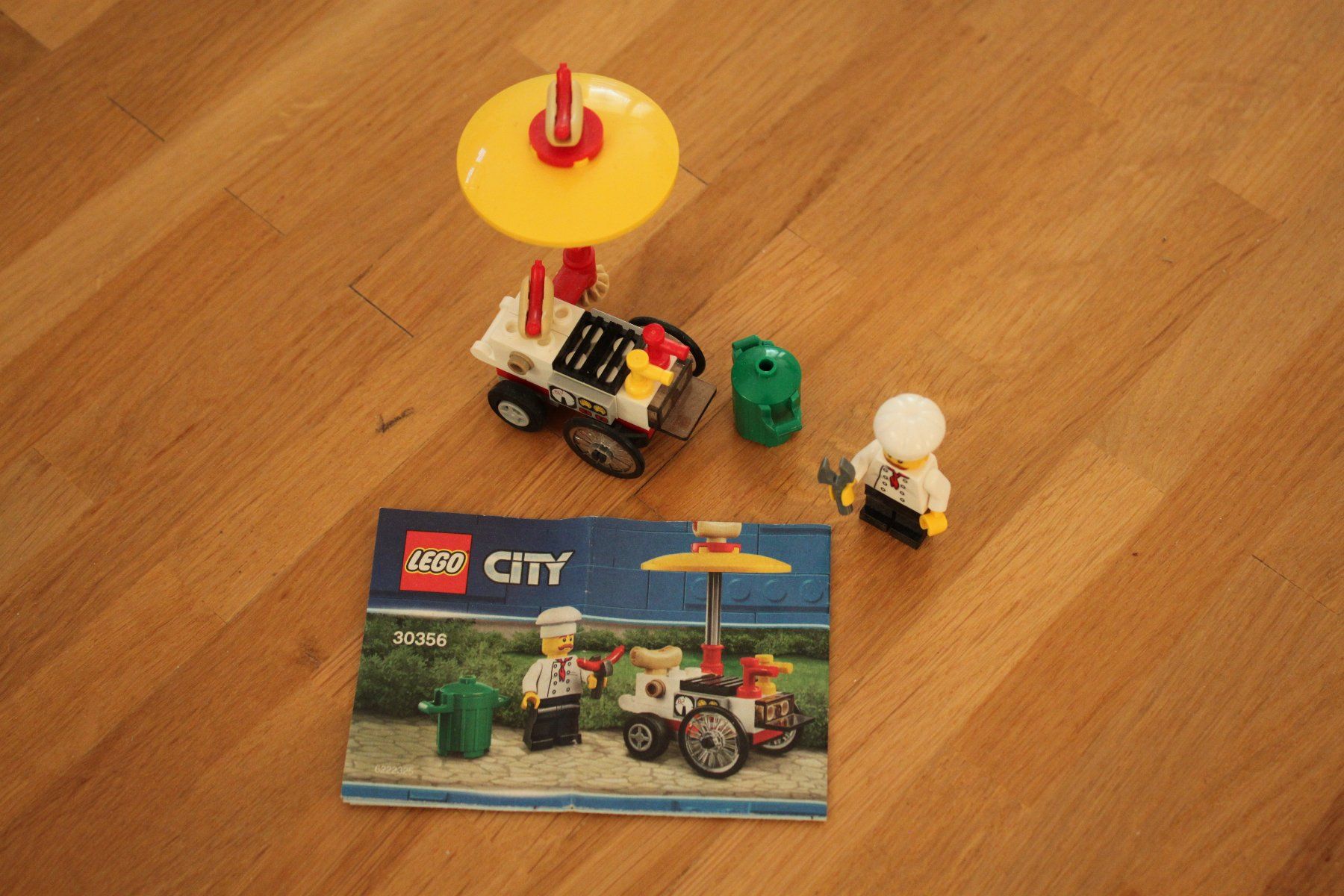 Lego Kit di costruzioni: Lego Hot Dog Verkäufer 30356 – Usato da Mörschwil venduto da leg_yrn8
