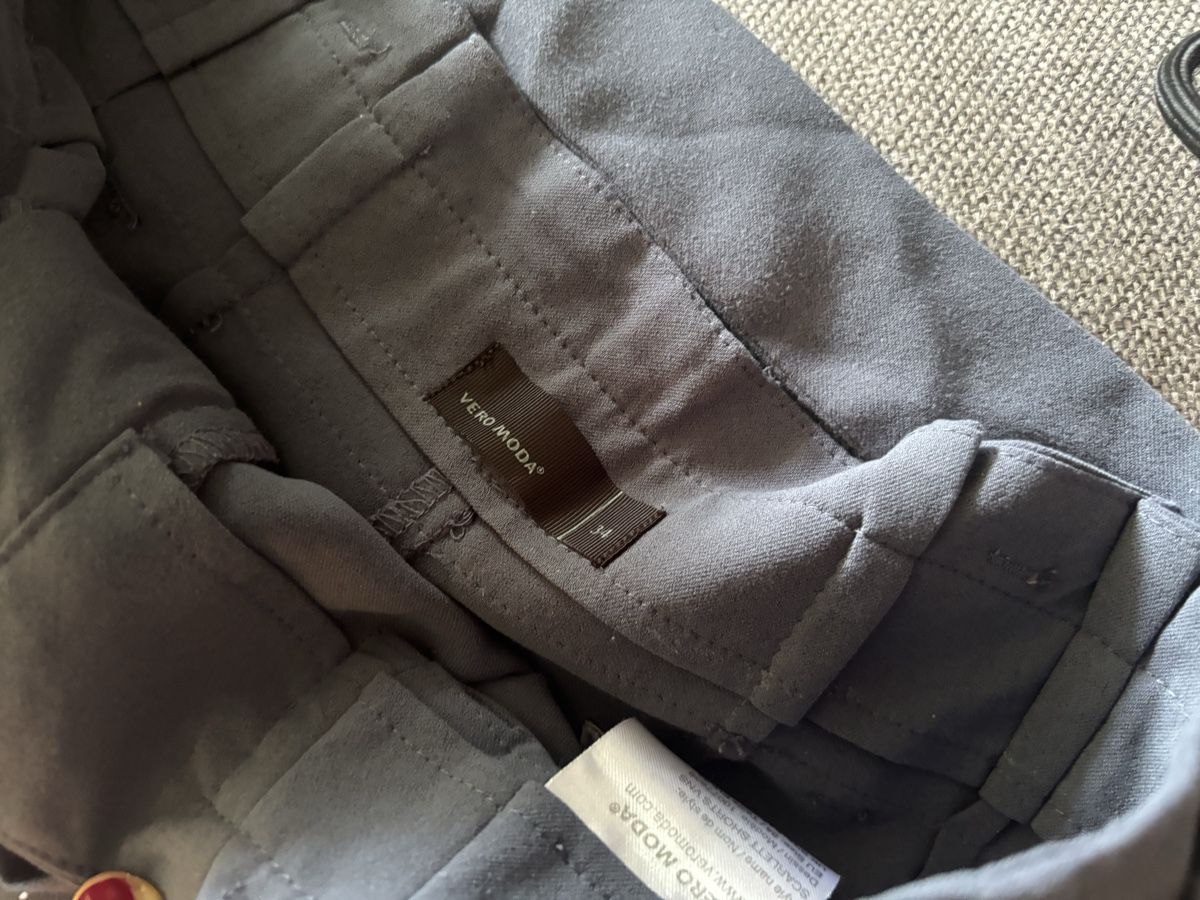Pantalons:  Hose 34  – D'occasion à Buchrain par Ham2383 2