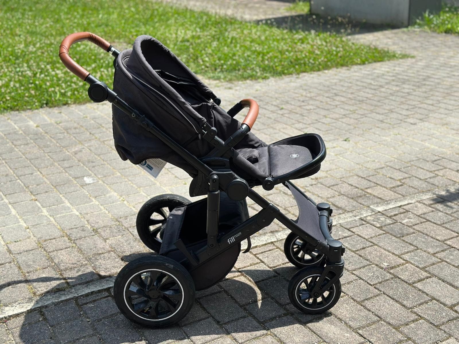 Fillikid Kinderwagen: Kinderwagen Set Fill Tiger dunkelgrau Melange – Gebraucht aus Sissach von MadEdd 3