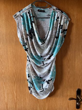 Bluse aus kühlend weichen Stoff mit Wasserfallkragen Gr. M/L
