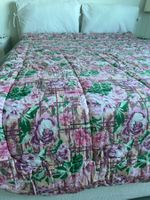 Schöne grosse Blumendecke 246 × 154 cm für Einzelbett!