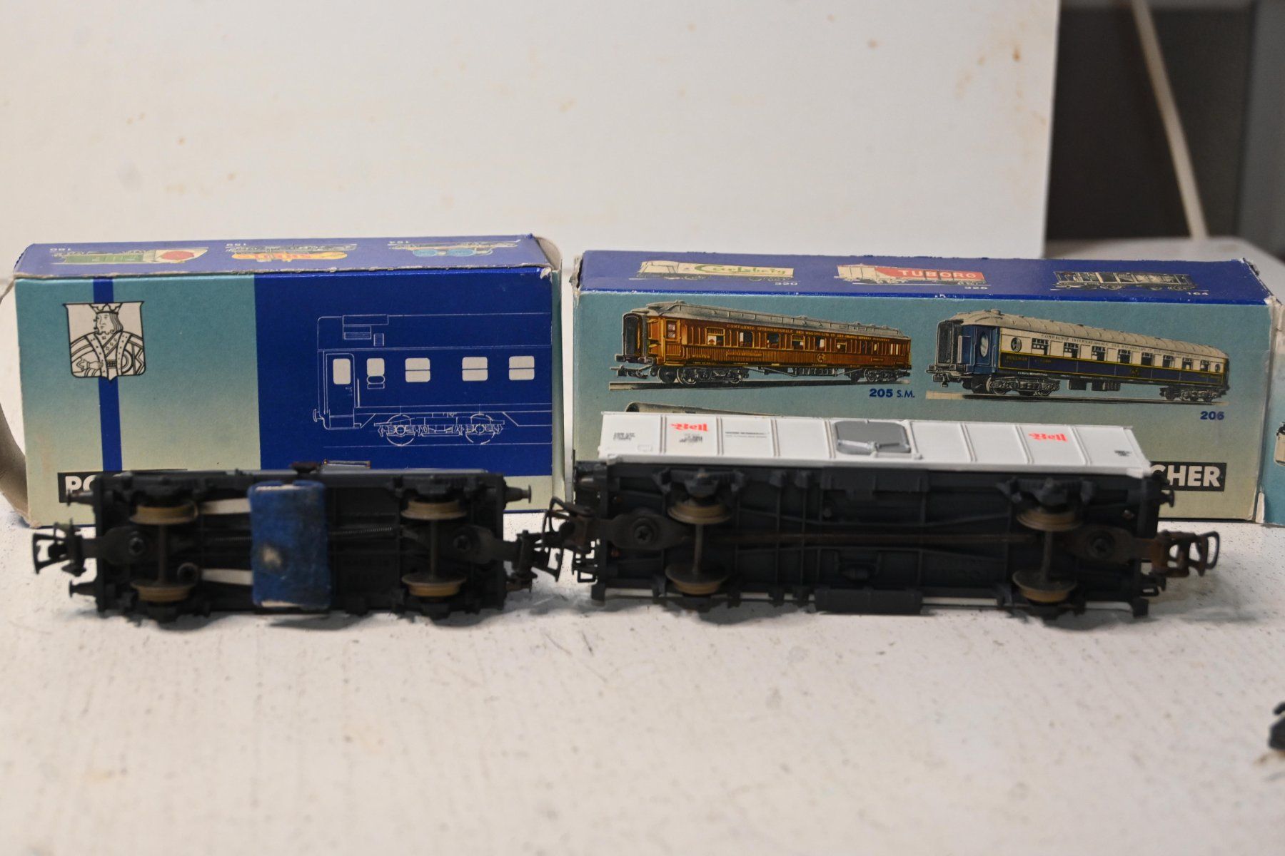 Pocher Modelleisenbahnen: Esso + Bell Wagen Pocher HO/AC – Gebraucht aus Laupen ZH von Zmoewe 3