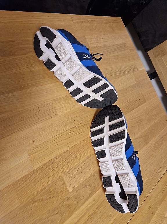 Scarpe da uomo: On Herren Grösse 45 – Usato da Mümliswil venduto da Sachs623 3