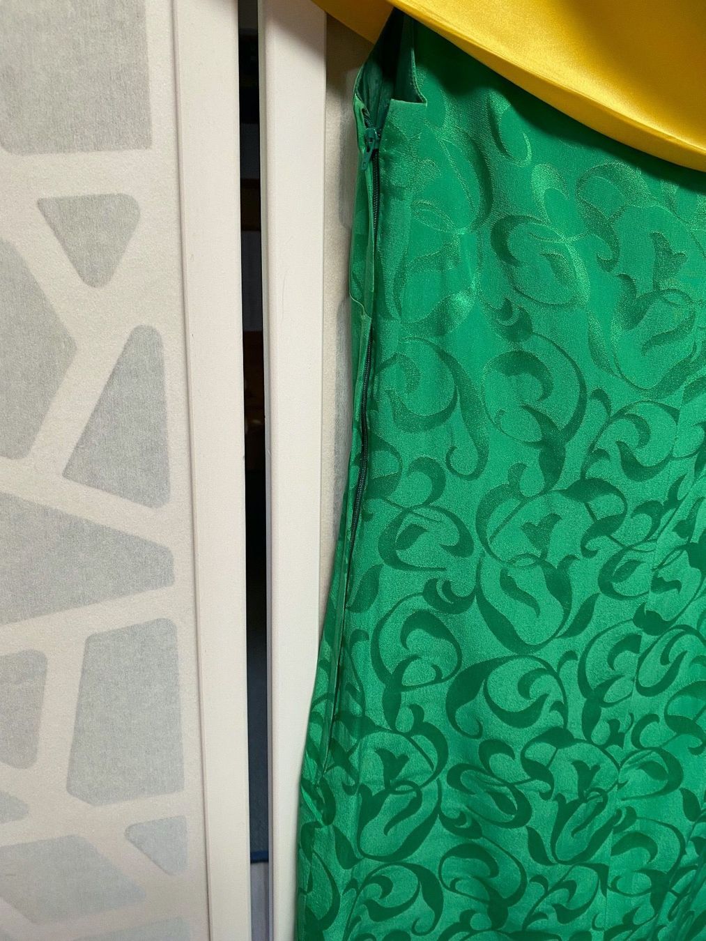 Kleider: Belle robe verte en soie. S – Neu (gemäss Beschreibung) aus Grund b. Gstaad von PlageNeige 9