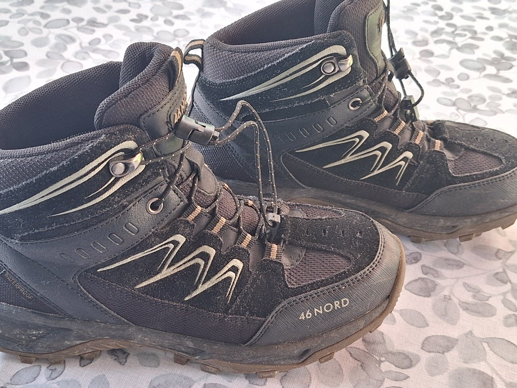 46 Nord Scarpe per ragazze: Wanderschuhe Gr. 37 – Usato da Malters venduto da Pajas81