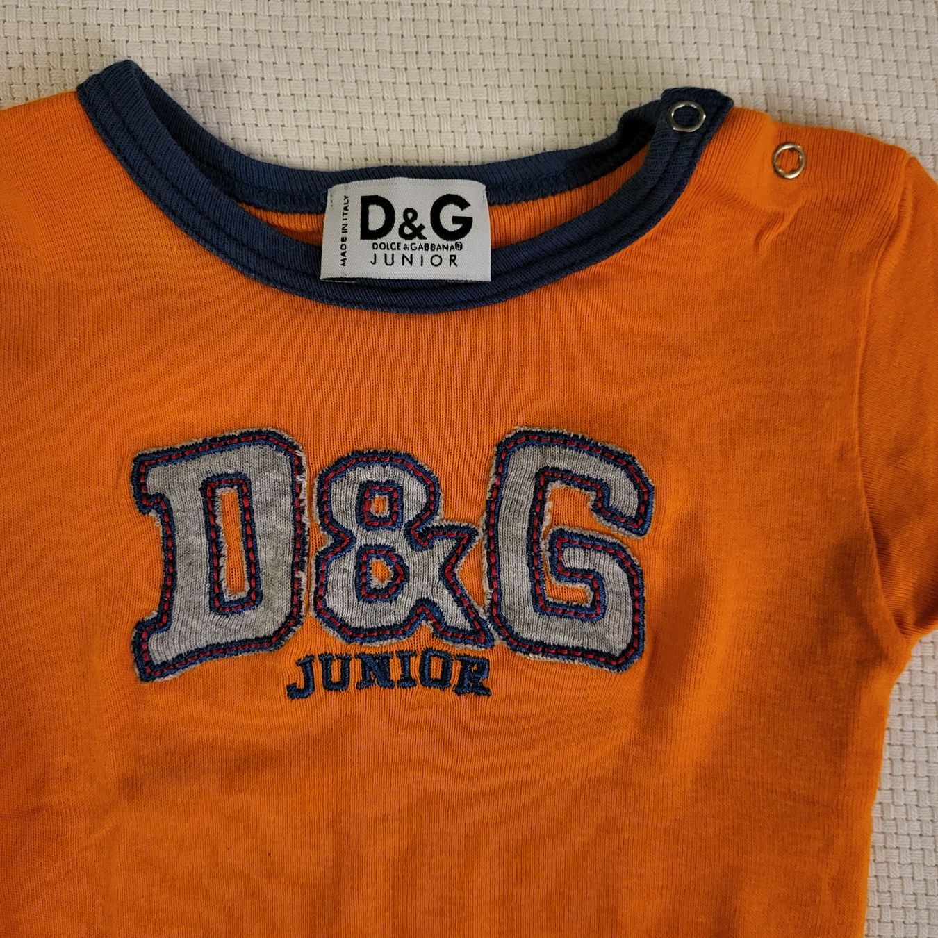 Dolce & Gabbana Pagliaccetti: D&G Junior Strampler neu, 9-12 Monate – Nuovo (secondo la descrizione) da Rorschach venduto da mat_5zzq 1
