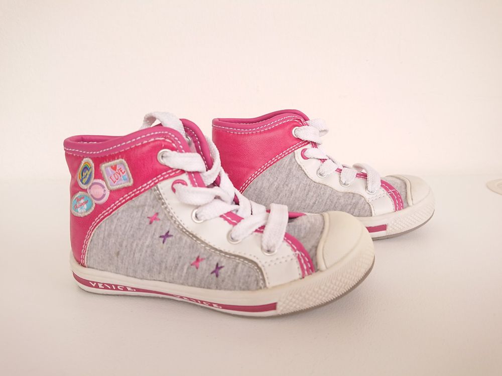 Schuhe für Mädchen: Mädchen Sneaker Freizeitschuhe Venice Gr. 24 Grau/Pink – Gebraucht aus Hallau von CHACLA 1