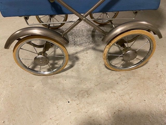 Carrozzine per bambole: Puppenwagen – Usato da Menziken venduto da fiat-500 3