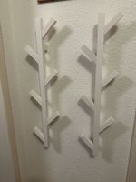 Zwei Stück IKEA TJUSIG Wandgarderobe
