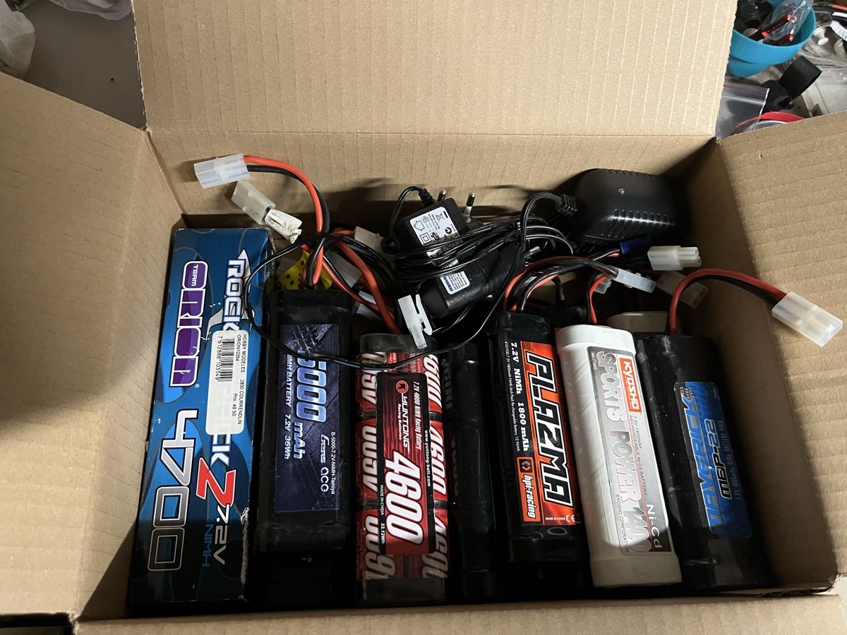 Nimh Batterie, Caricabatterie & Alimentatori: Lot batteries nimh  – Usato da Chêne-Bourg venduto da Jojolapin