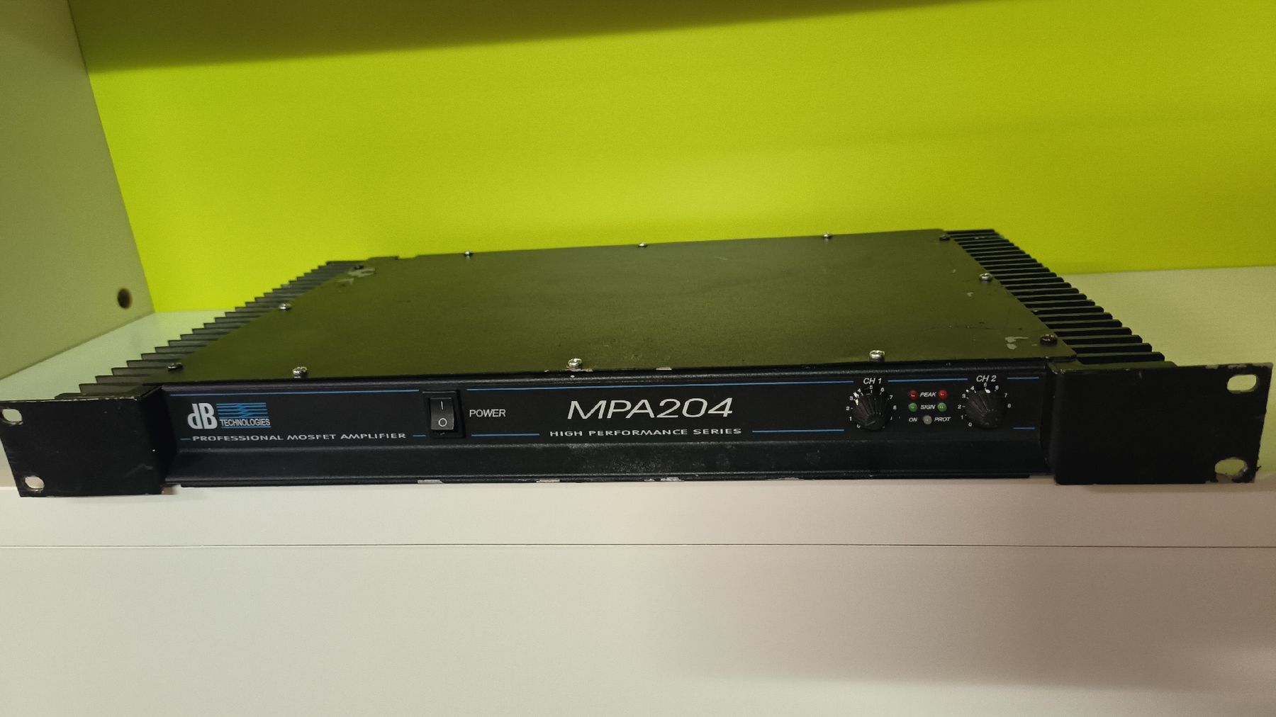 Amplificateurs: dB Technologies MPA204 Verstärker schwarz gebraucht – D'occasion à Bennwil par Rock-Racer