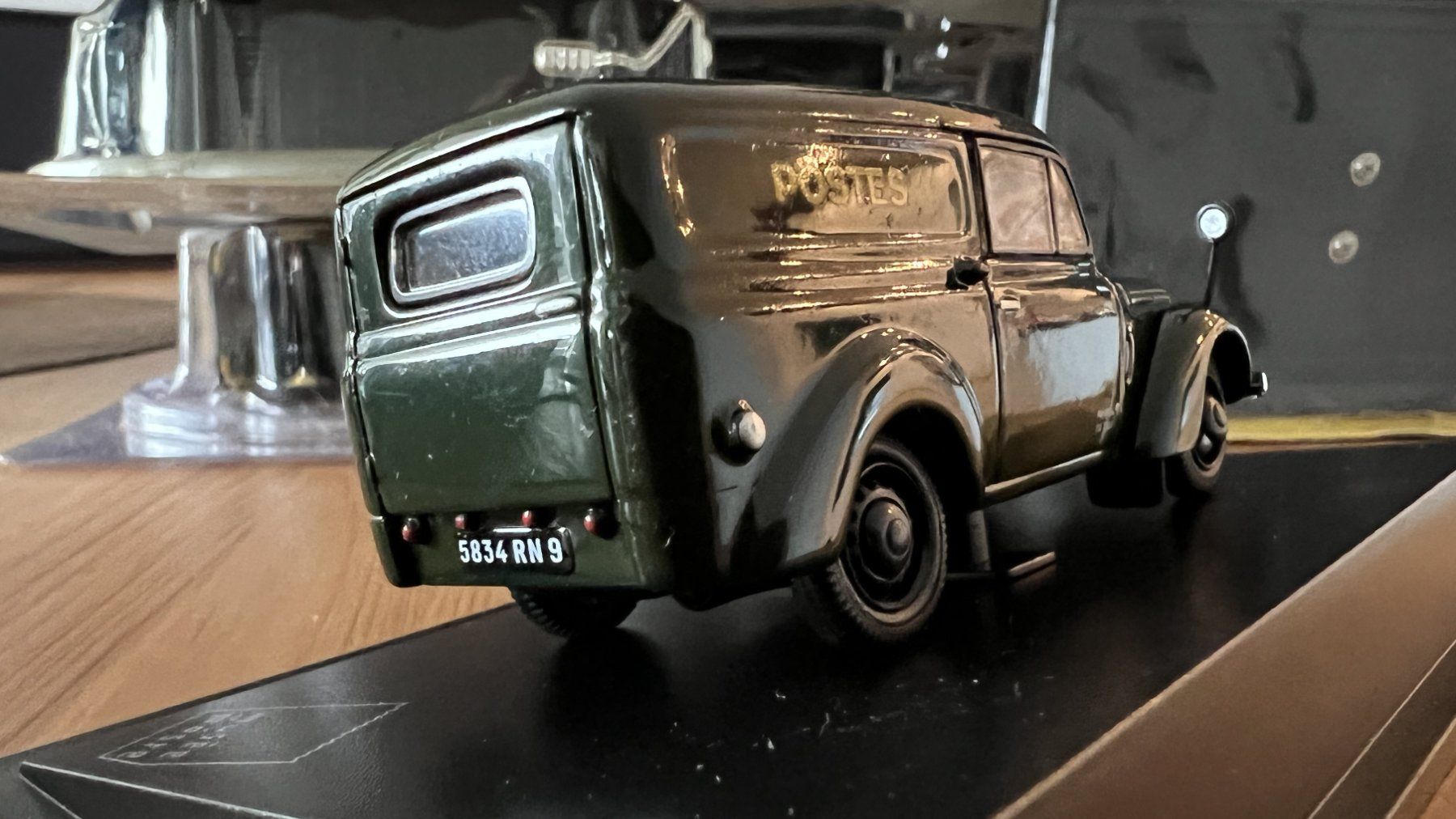 Renault Modellautos: Renault Juvaquatre 1946 La Poste – Neu und originalverpackt aus Meilen von rdv_n7s9 2