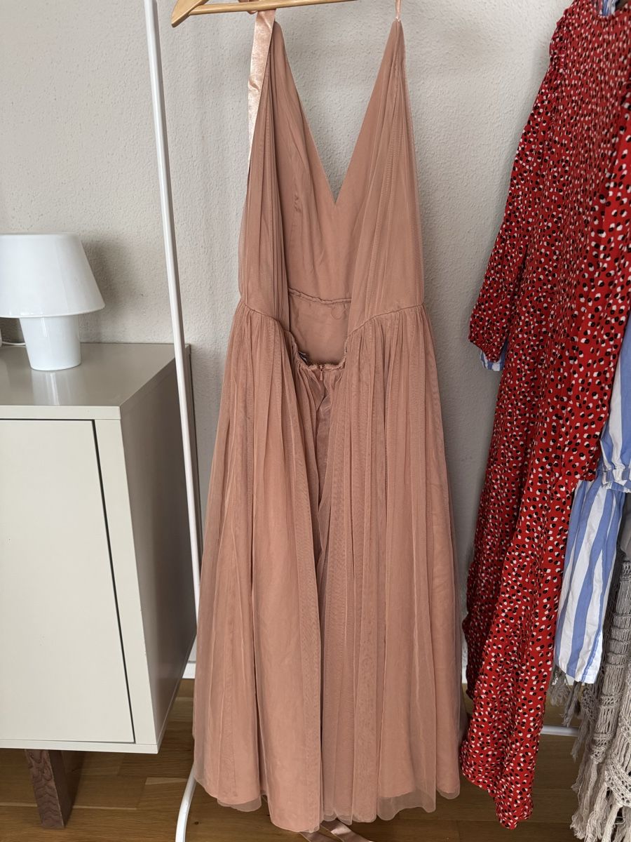 Asos Kleider: ASOS Midikleid Rosé Grösse 42 – Gebraucht aus Galgenen von rpoto 1