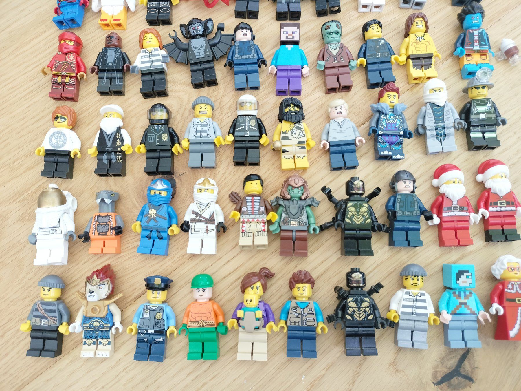 Lego Spielzeuge: 70x Lego Miniguren – Gebraucht aus Wil SG von kaizzen 4