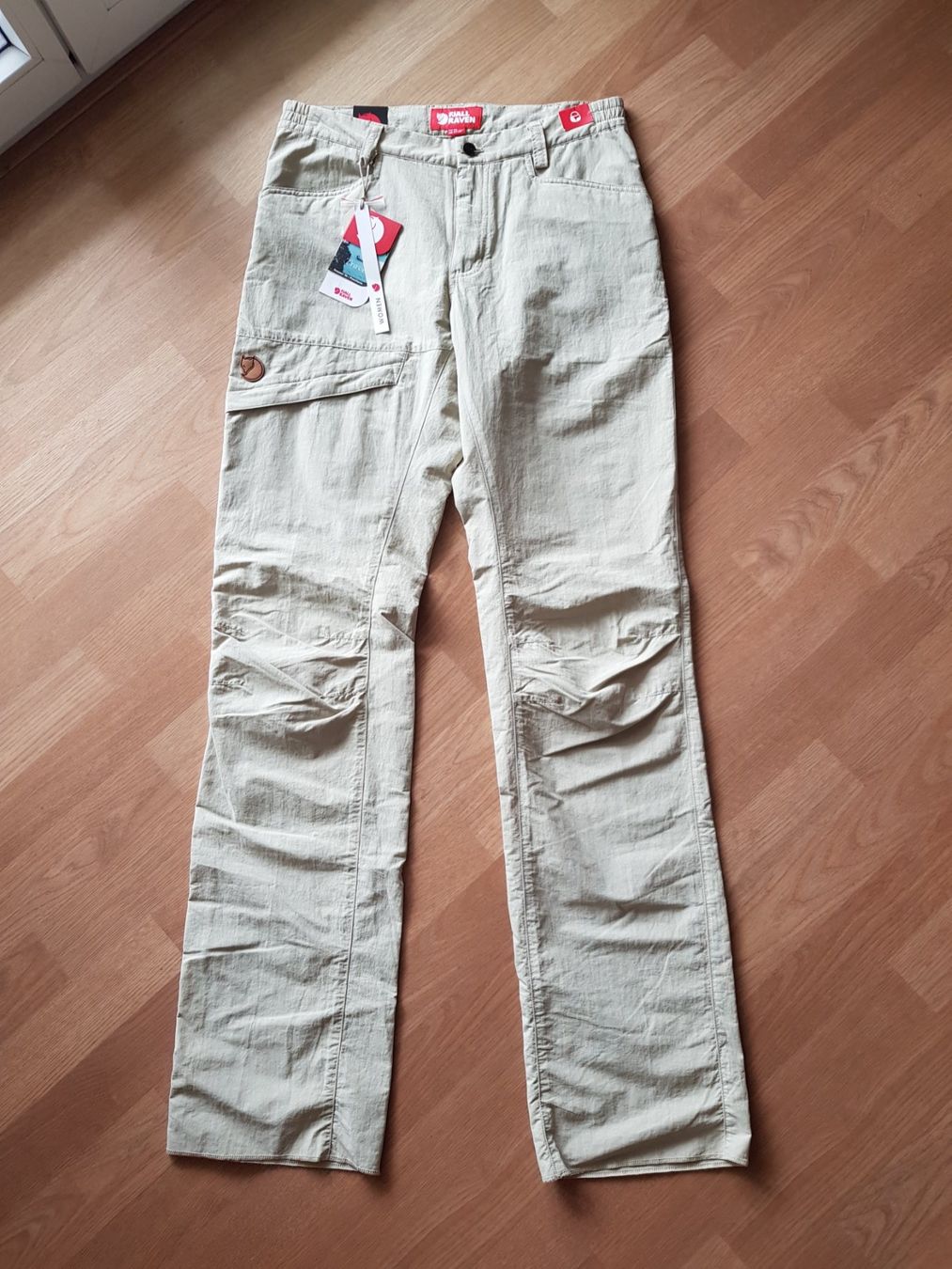 Fjällräven Pantaloni: Fjällräven Hose "Daloa" Gr.36 beige NEU – Nuovo (secondo la descrizione) da Merligen venduto da muss_haben