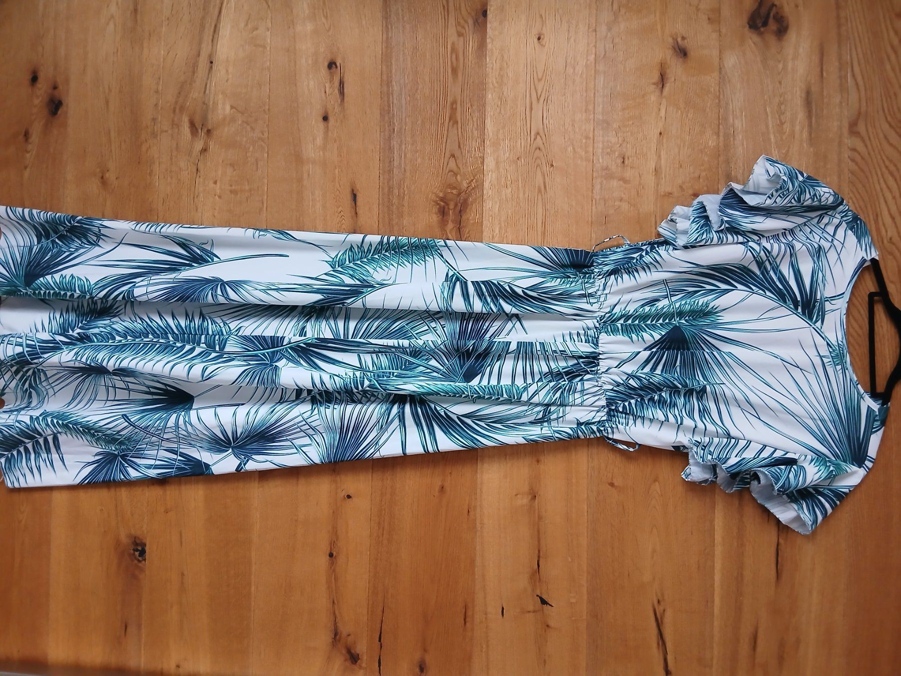 Kleider: Sommerliches Maxikleid mit Palmenmuster, Grösse M – Gebraucht aus Les Reussilles von Aline.02 2