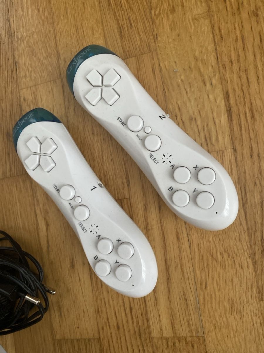 Consoles: Lexibook Videospielkonsole mit 2 Controllern – D'occasion à Wettingen par vpr_9gz6 2