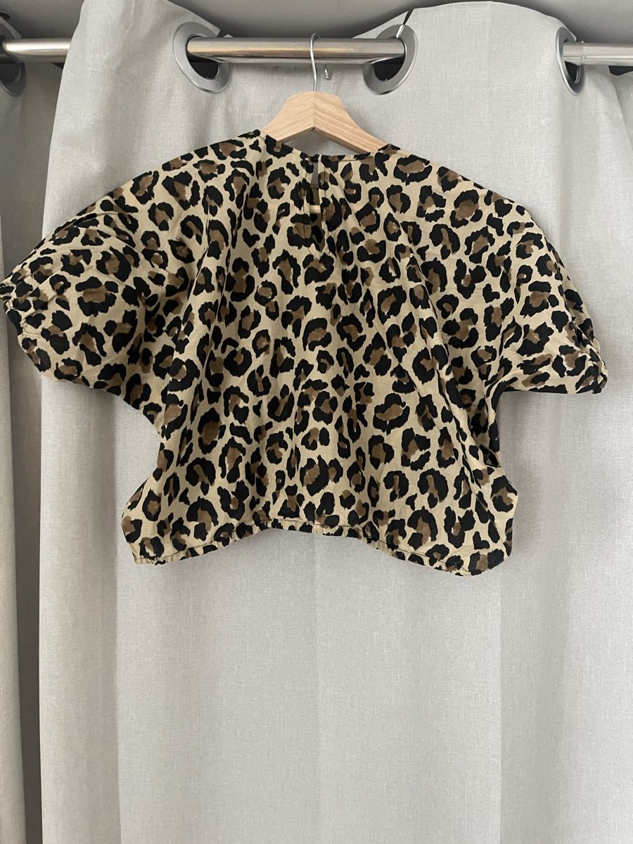 Zara Top: Zara Leopardenmuster Top, Grösse S, Versand 2.50 – Usato da Meilen venduto da ana9