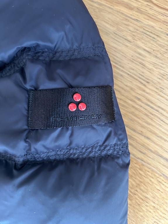Peuterey Giacche: Peuterey Daunenjacke Navy Gr. L – Usato da Wädenswil venduto da NUK12 1