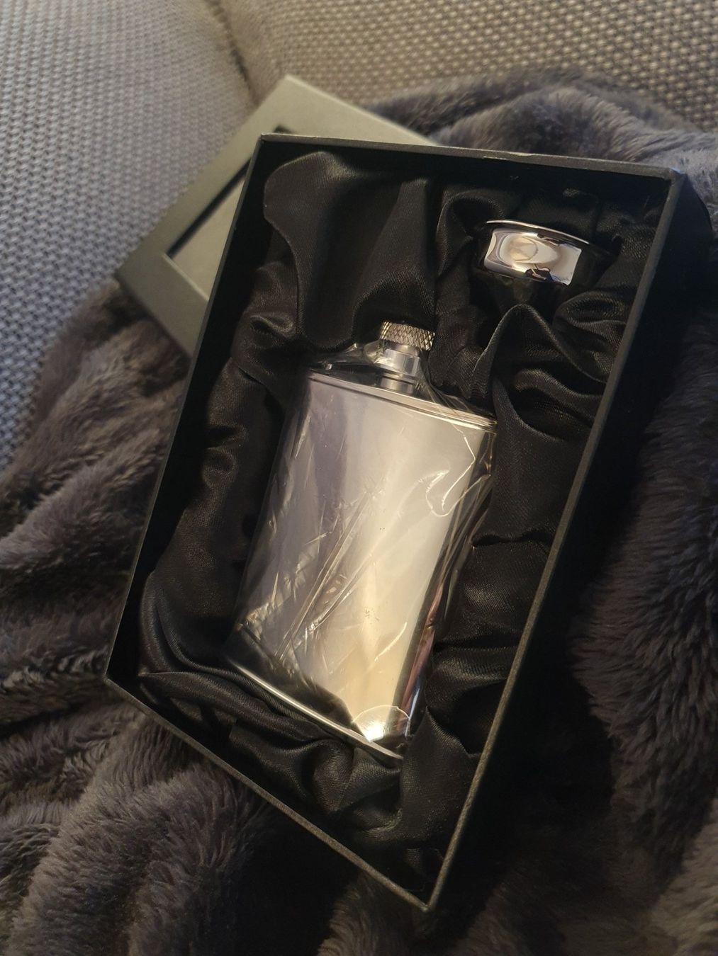 Sonstiges: ** NEU ** Flachmann 9cl poliert mit Trichter in Geschenkbox – Neu (gemäss Beschreibung) aus Möriken AG von Xaendu 1