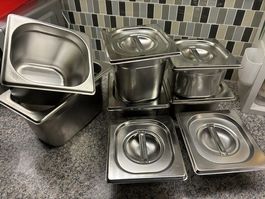 Lot Gastro Edelstahl Behälter.... siehe Bilder