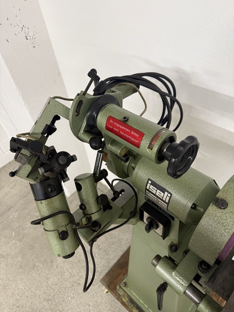 Iseli Smerigliatrici & Lucidatrici: ISELI Werkzeugschleifmaschine  – Usato da Sirnach venduto da S54Power 4
