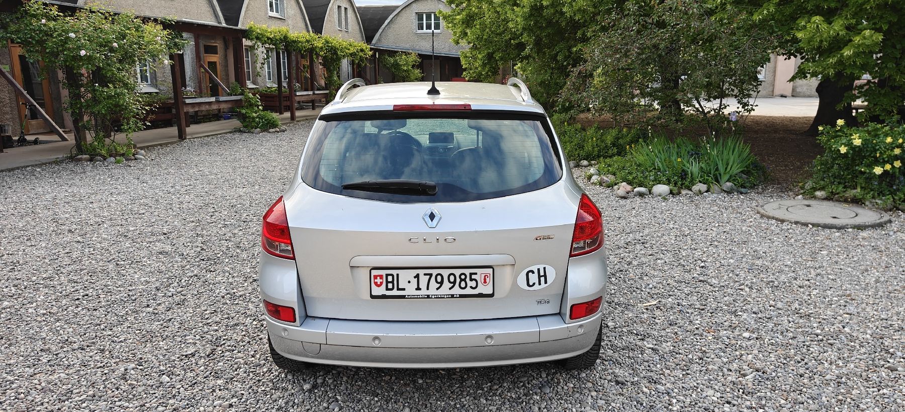 Renault Automobili: RENAULT Clio 1.2 100, Stationwagon, gray, 2011 – Usato da Münchenstein venduto da s3bas7ian 6