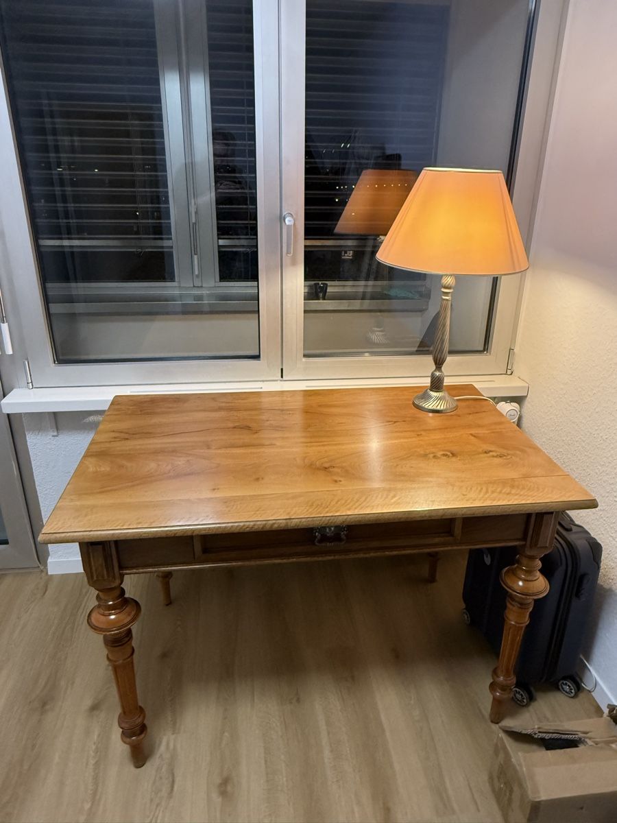 Scrivanie: Biedermeier Antiker Nussbaum Tisch, restauriert – Usato da Rorschach venduto da _G3n4L1n_ 5