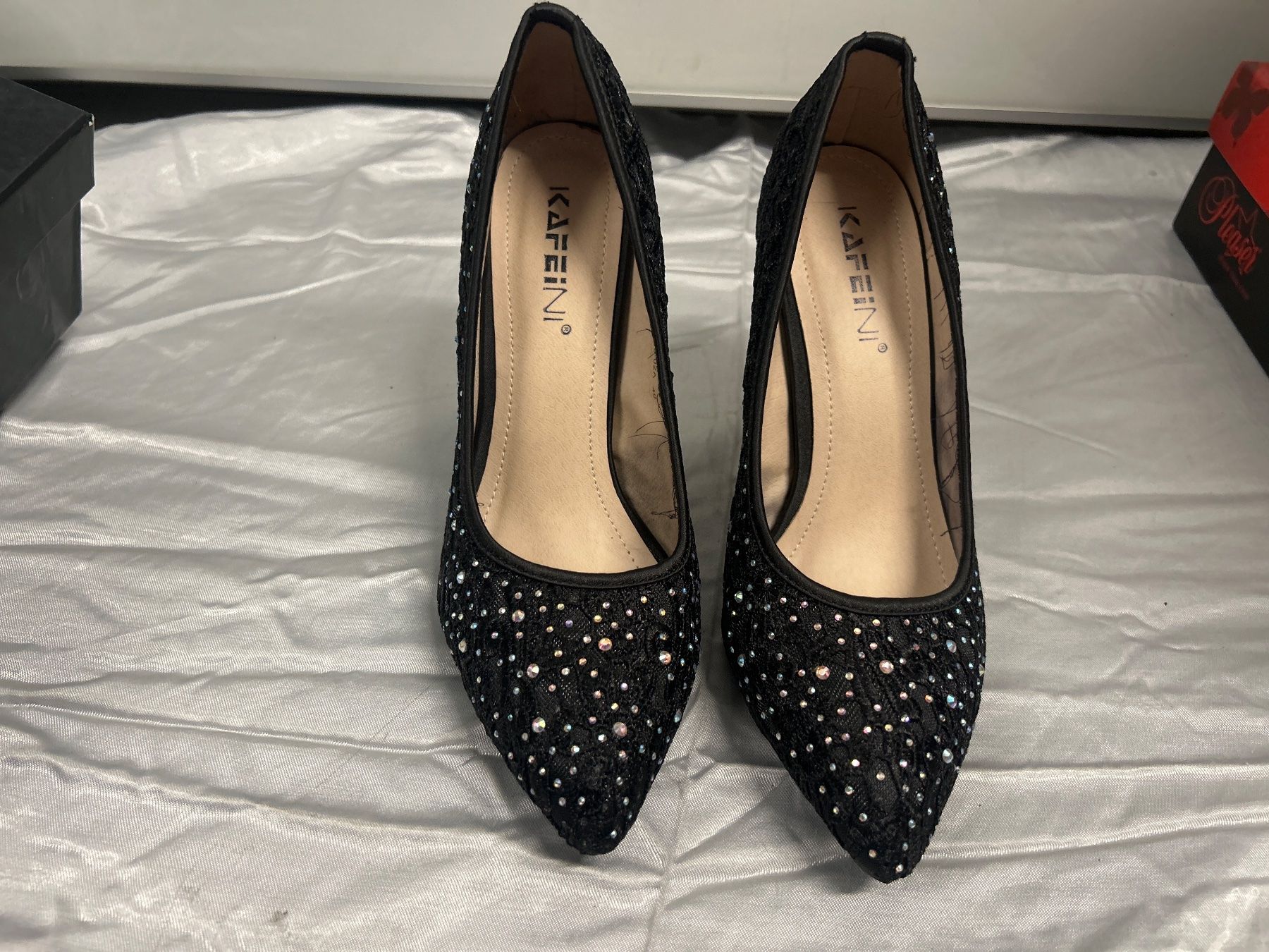 Damenschuhe: High Heel Pumps Spitzen Strass Gr 40 Neu Gratis Versand – Neu und originalverpackt aus Regensdorf von Spyke55 1