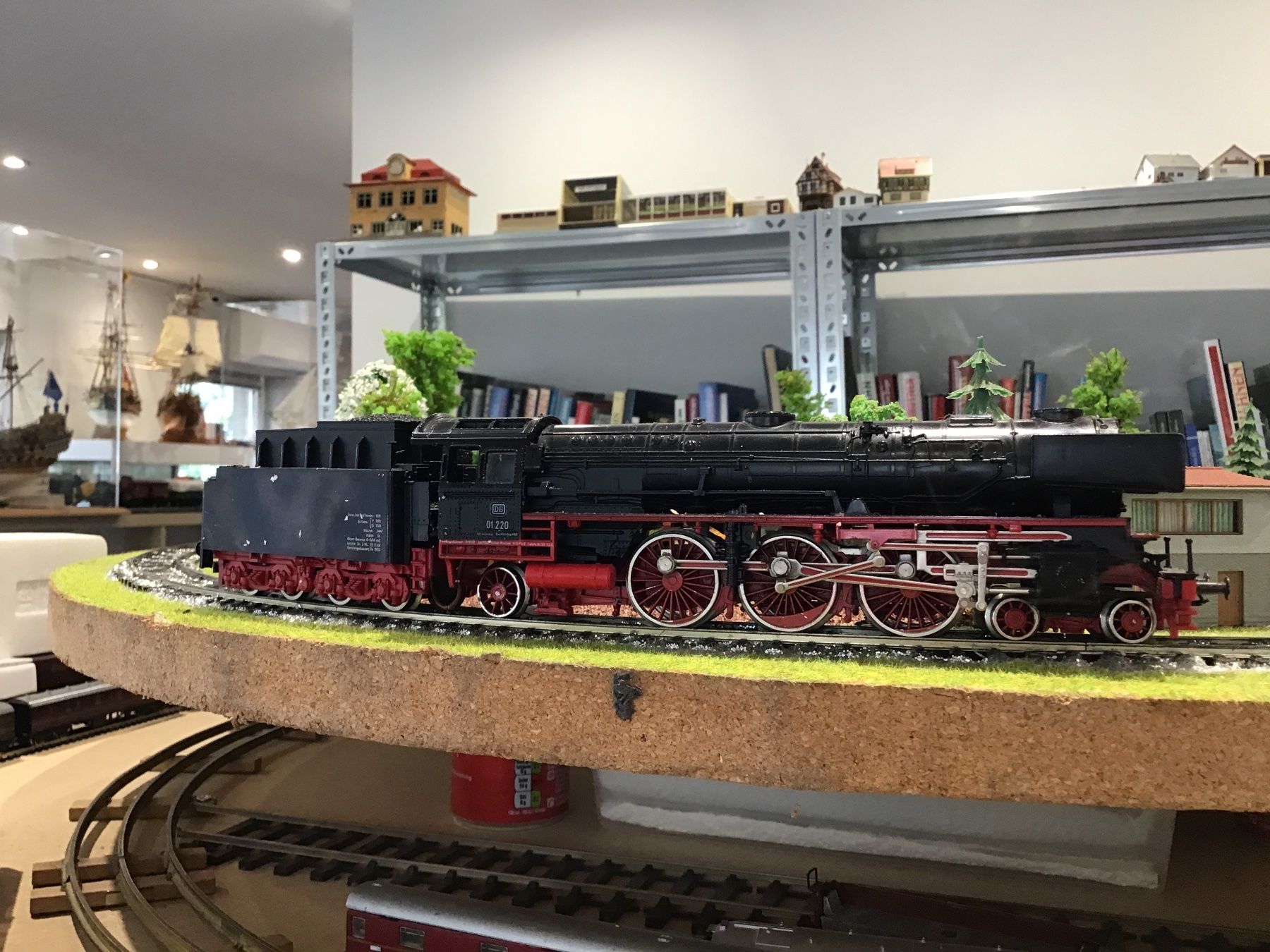 Fleischmann Modellini di ferrovie: fleischmann H0 Dampflok BR 01 097 gleichstrom – Usato da Männedorf venduto da Spezial-Modelle 2