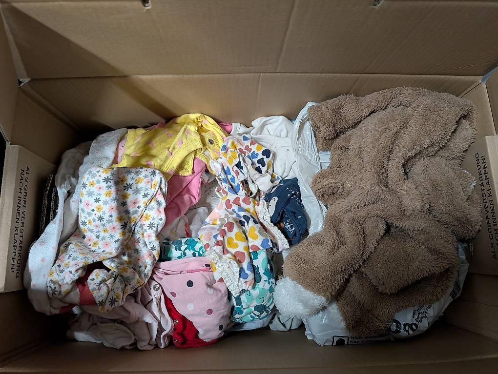 Lotti di vestiti: Kinderkleidung Set 4 Kisten  – Usato da Staad SG venduto da kar_bxs7 4