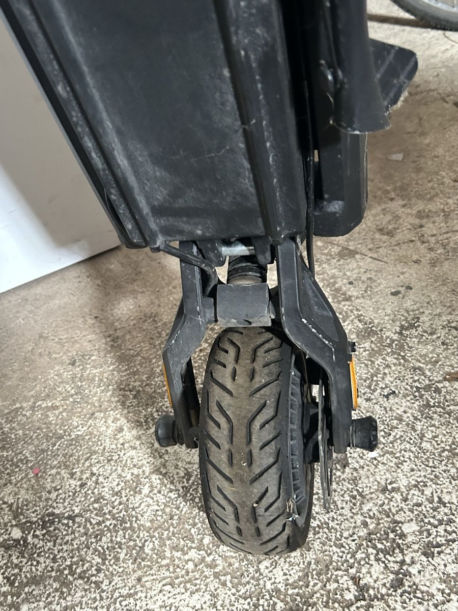 Kickboard: Trottinette électrique NAMI Electric Stella usagée – Gebraucht aus Thierrens von Bigla 8