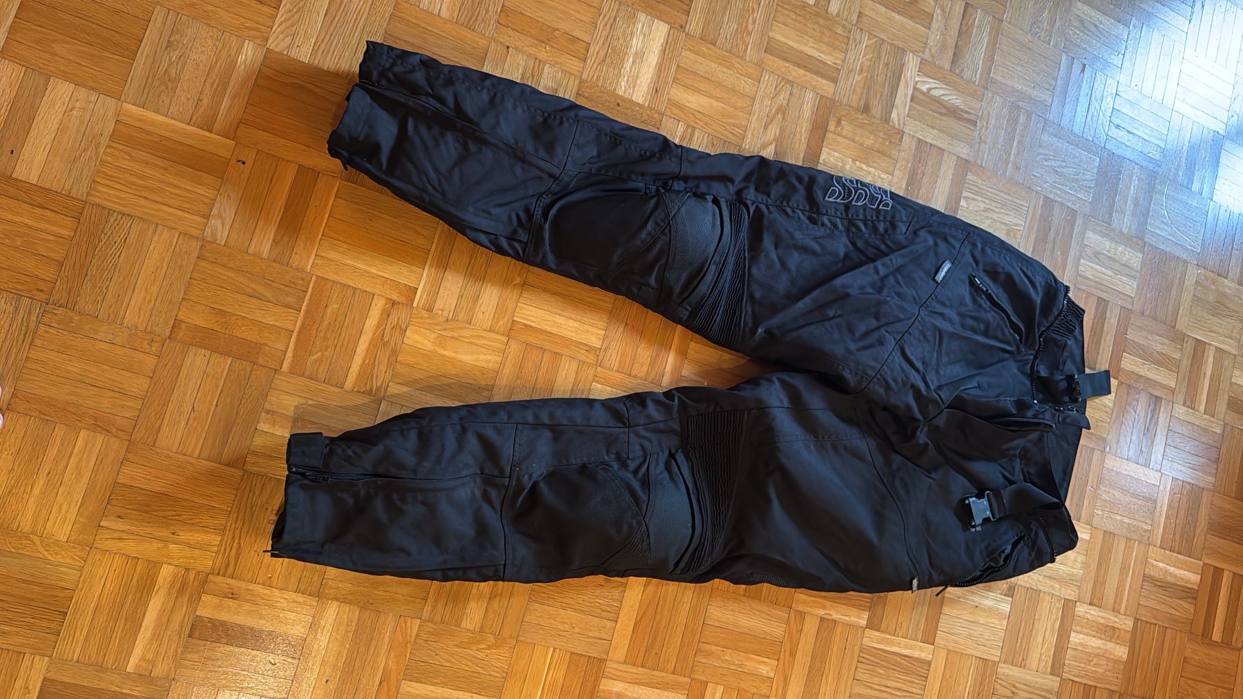 IXS Pantaloni: Motorradhose IXS Grösse XL – Usato da Bülach venduto da Sandor