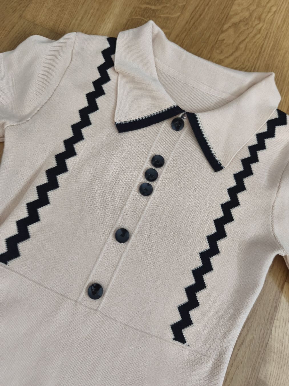 Vestiti: Hellbeiges Strickkleid Gr. S/M – Usato da Näfels venduto da ChocolateMuffin 1