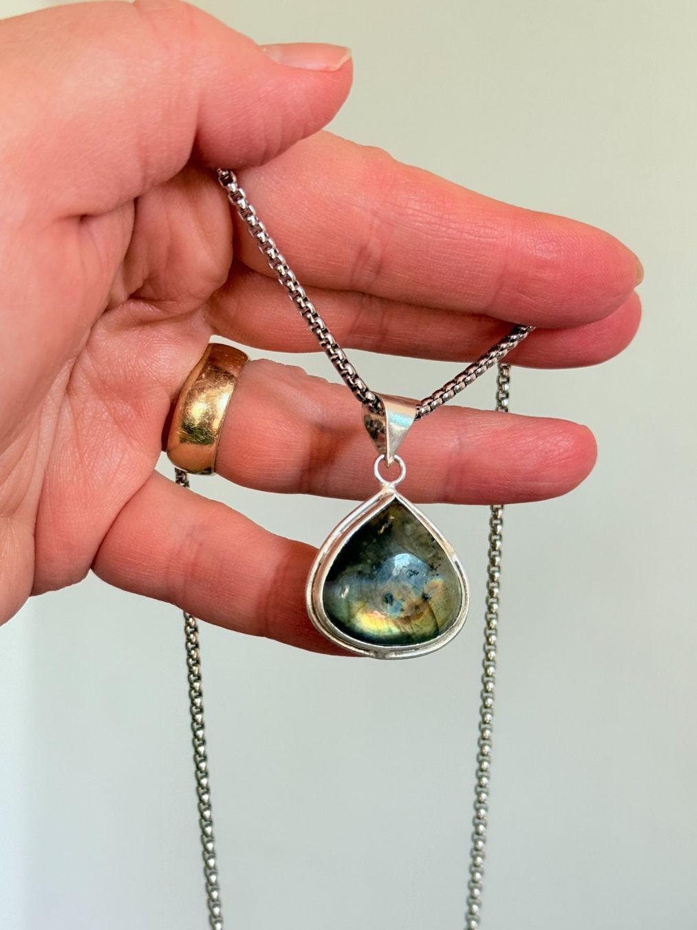 Catenine: Collier labradorite, forme goutte d'eau – Nuovo e nell'imballaggio originale da Genève venduto da AGBERG 8