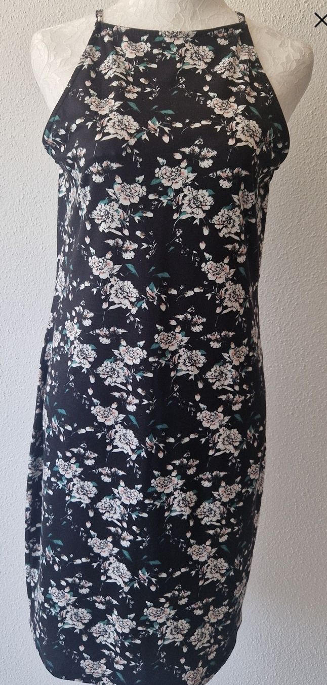 Vestiti: ROBE COURT – Usato da Camorino venduto da JPHANDMADE1