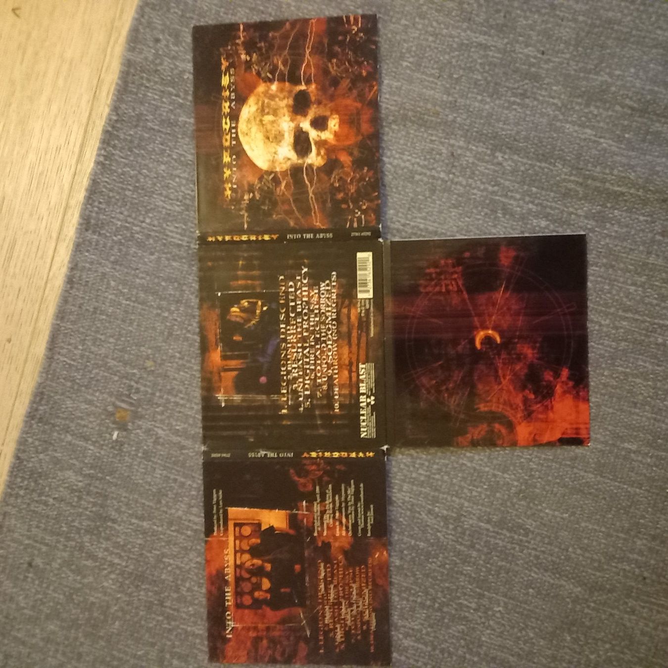 CD: Hypocrisy- into...(digi) – Usato da St-Cergue venduto da VeganWarrior
