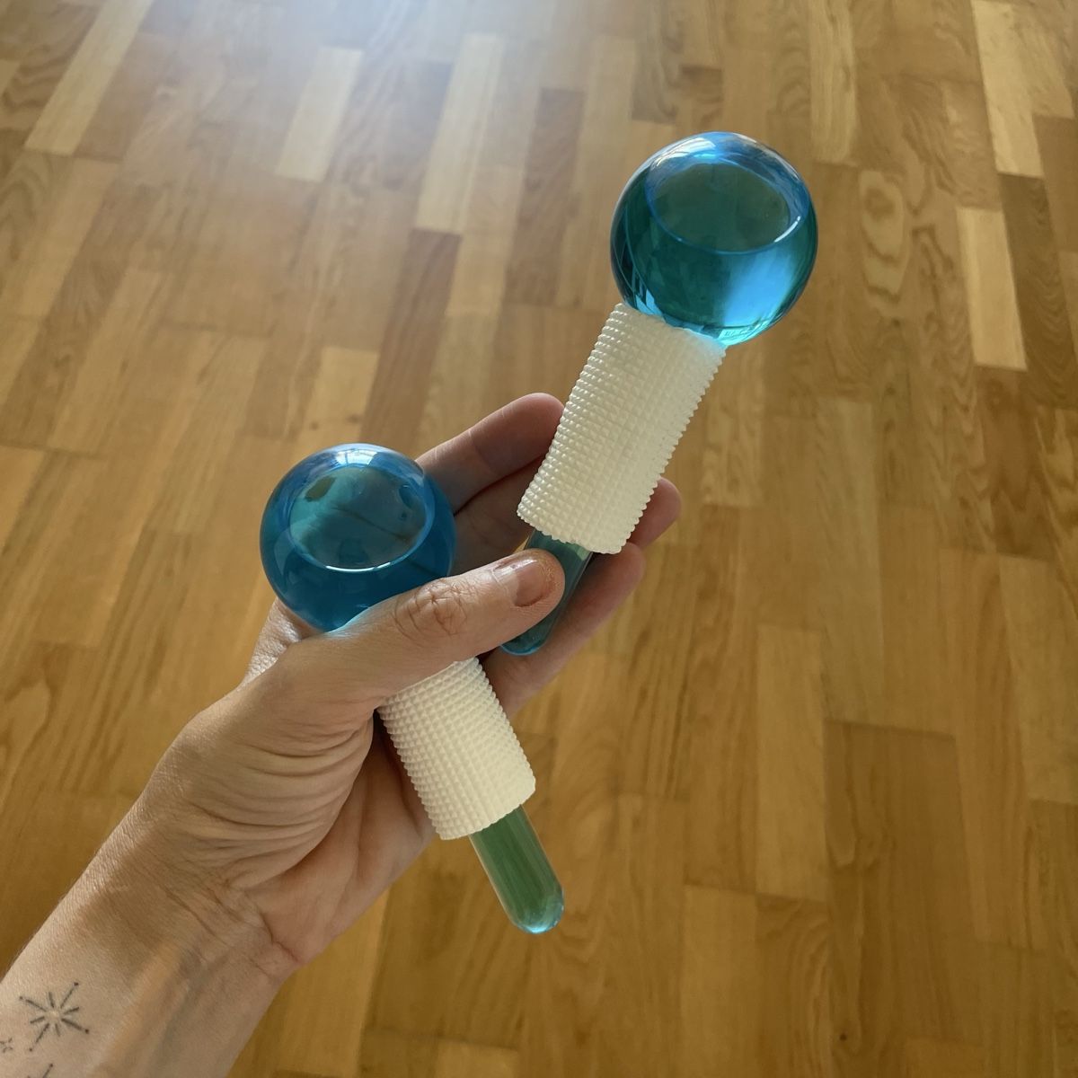 Cura del viso: Eiskugeln Gesichtspflege blau 2er Set neu – Nuovo (secondo la descrizione) da Utzenstorf venduto da beatrice.ch 1