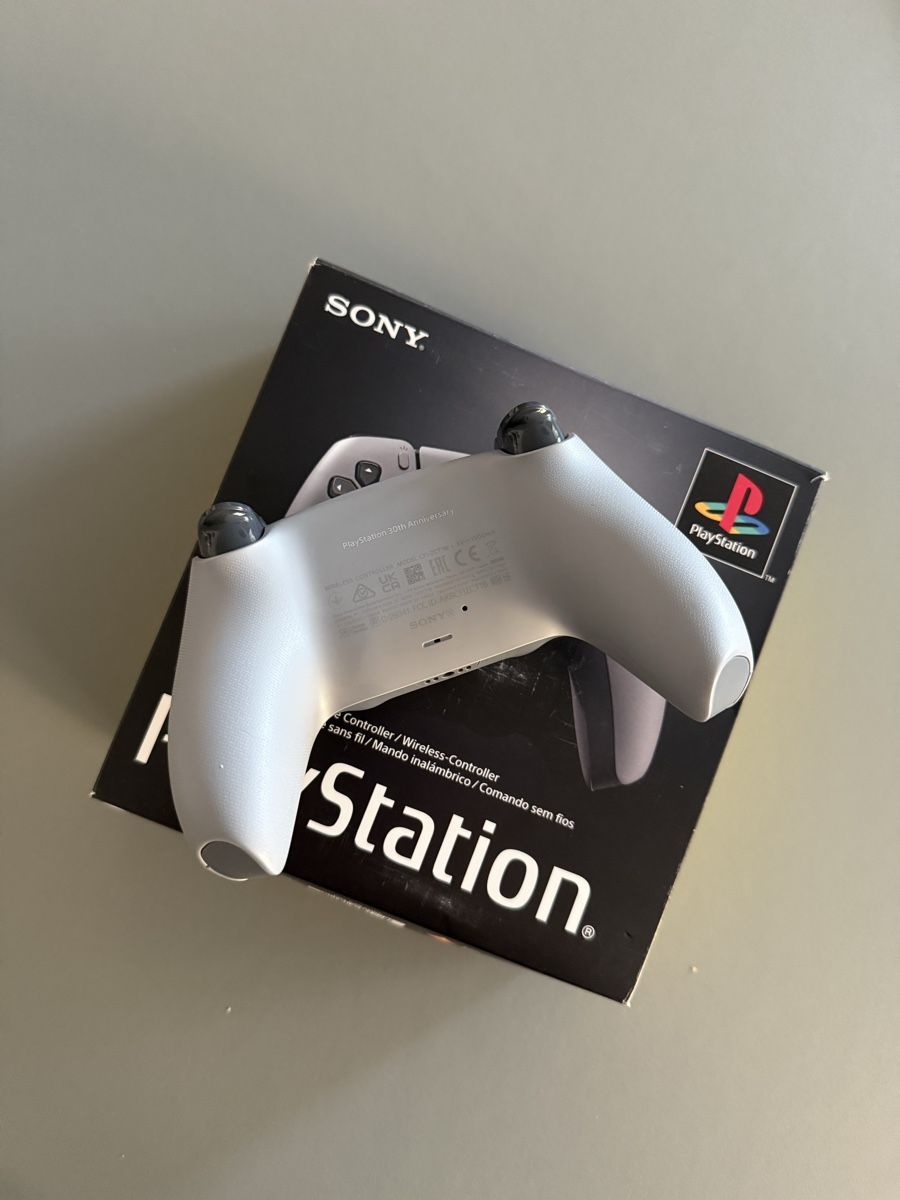 Sony Manettes: Sony DualSense Wireless-Controller 30th Anniversary Limited – Neuf (Voir description) à Dübendorf par Cztephan 1