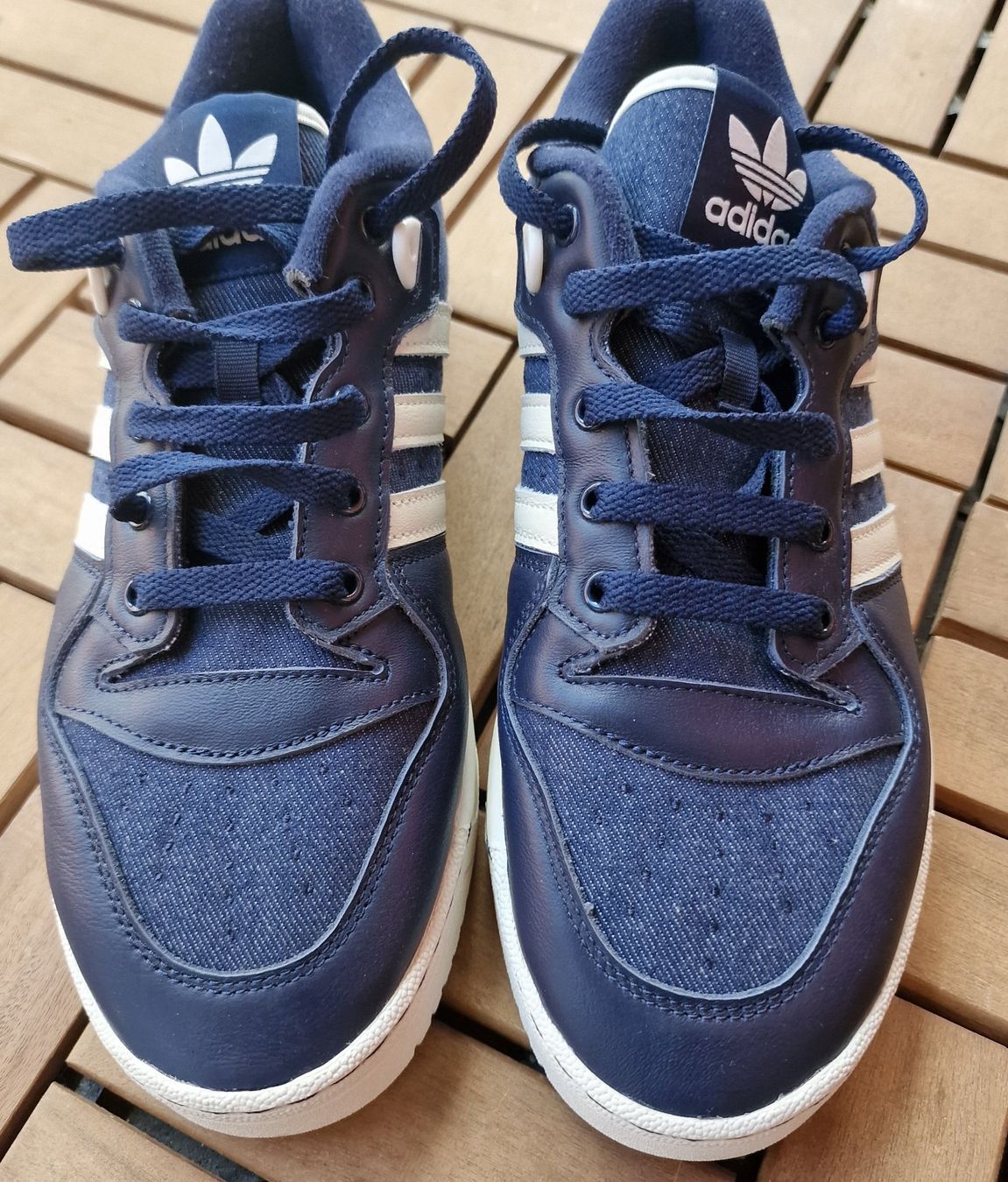 Adidas Herrenschuhe: Adidas Sneaker – Neu (gemäss Beschreibung) aus Zürich von Pero6 3