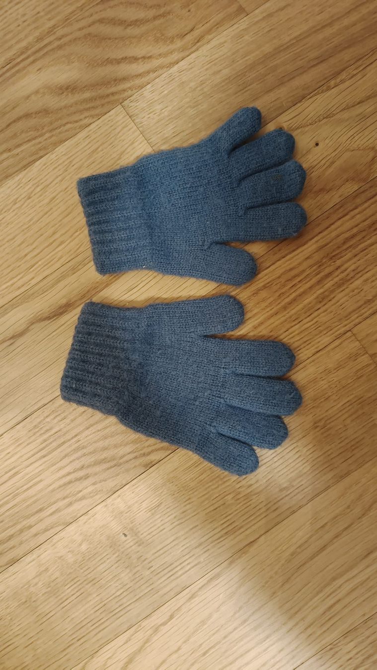Guanti: Kinder Handschuhe – Usato da Muri AG venduto da Mupuputs